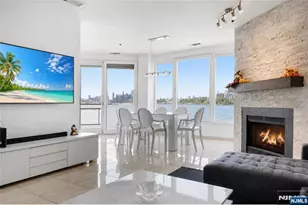 600 Harbor Blvd 0928, Weehawken, NJ 07086 - Photo 1