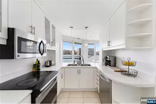 600 Harbor Blvd 0928, Weehawken, NJ 07086 - Photo 4