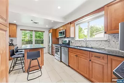 48 Jefferson Avenue, Tenafly, NJ 07670 - Photo 16
