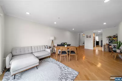 123 The Promenade 123 #123, Edgewater, NJ 07020 - Photo 4