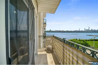 123 The Promenade 123 #123, Edgewater, NJ 07020 - Photo 18