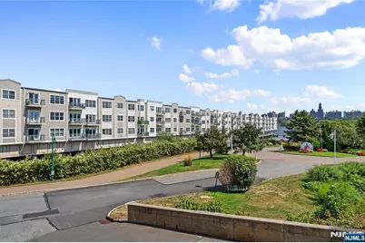 123 The Promenade 123 #123, Edgewater, NJ 07020 - Photo 26