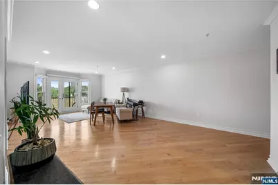 123 The Promenade 123 #123, Edgewater, NJ 07020 - Photo 2