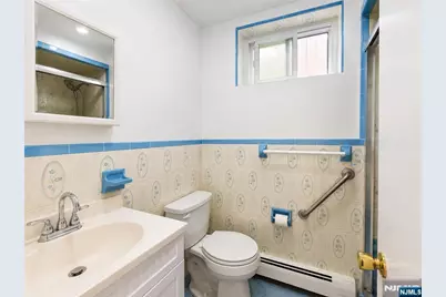 758 Norman Road, Ridgefield, NJ 07657 - Photo 4