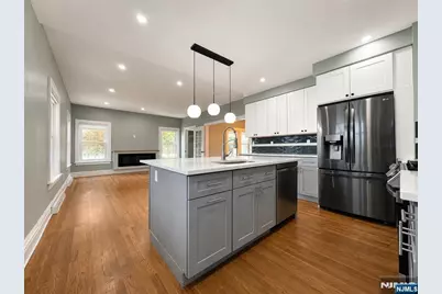 254 Midland Avenue, River Edge, NJ 07661 - Photo 4