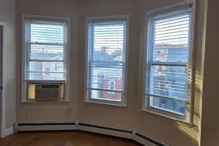 427-429 Hamilton Street 3rd L, Harrison, NJ 07029 - Photo 2