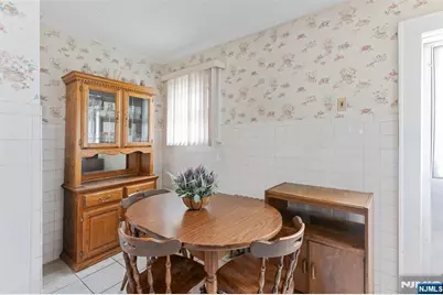 346 Page Avenue, Lyndhurst Township, NJ 07071 - Photo 8
