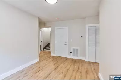 152 Clinton Street, East Orange, NJ 07017 - Photo 32