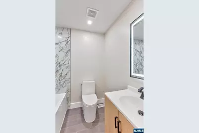 152 Clinton Street, East Orange, NJ 07017 - Photo 18