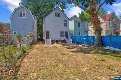 152 Clinton Street, East Orange, NJ 07017 - Photo 4