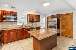 311 Page Ave, Lyndhurst Township, NJ 07071 - Photo 10