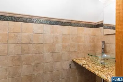 311 Page Avenue, Lyndhurst Township, NJ 07071 - Photo 14