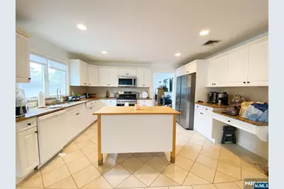 118B Temple Terrace, Palisades Park, NJ 07650 - Photo 6