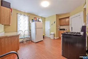 9 Vreeland Ave, Passaic, NJ 07055 - Photo 4