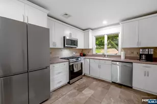 25 Windsor Ct, Norwood, NJ 07648 - Photo 18