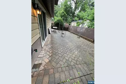 653 Maple Avenue 2A #2A, Ridgefield, NJ 07657 - Photo 4