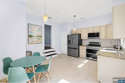 140 N Farview Avenue, Paramus, NJ 07652 - Photo 8
