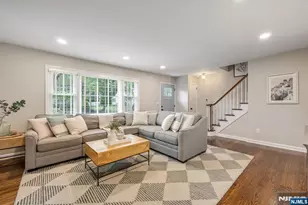 291 Midvale St, Ridgewood, NJ 07450 - Photo 2