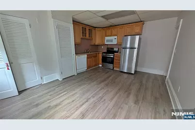 154 Undercliff Avenue 6 #6, Edgewater, NJ 07020 - Photo 10