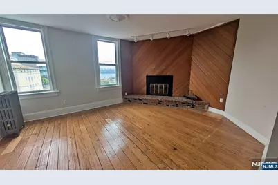 154 Undercliff Avenue 6 #6, Edgewater, NJ 07020 - Photo 2