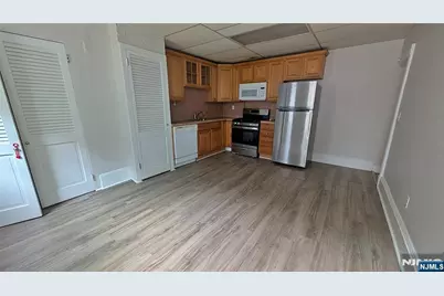 154 Undercliff Avenue 6 #6, Edgewater, NJ 07020 - Photo 10
