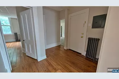 154 Undercliff Avenue 6 #6, Edgewater, NJ 07020 - Photo 14