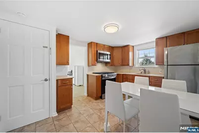 81 Huron Avenue, Clifton, NJ 07013 - Photo 12