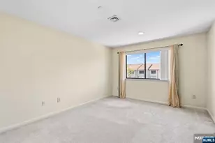 8 Wadsworth Ct, Teaneck Township, NJ 07666 - Photo 28