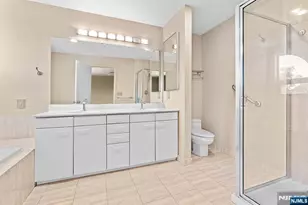 8 Wadsworth Ct, Teaneck Township, NJ 07666 - Photo 20
