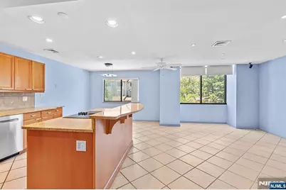 8 Wadsworth Court, Teaneck Township, NJ 07666 - Photo 14