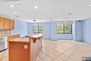 8 Wadsworth Ct, Teaneck Township, NJ 07666 - Photo 14