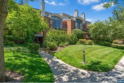 8 Wadsworth Court, Teaneck Township, NJ 07666 - Photo 2