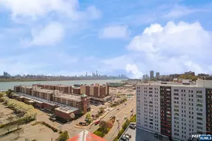 918 Hudson Park, Edgewater, NJ 07020 - Photo 32