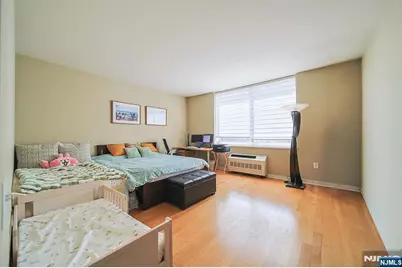 918 Hudson Park, Edgewater, NJ 07020 - Photo 2