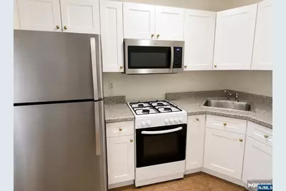 361 Bergen Boulevard 3 #3, Fairview, NJ 07022 - Photo 6
