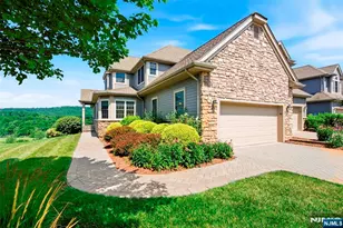 98 Tarrington Rd, Hamburg, NJ 07419 - Photo 1