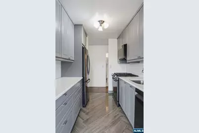 275 Prospect Street 14B #14B, East Orange, NJ 07017 - Photo 18