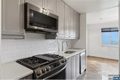 275 Prospect Street 14B #14B, East Orange, NJ 07017 - Photo 14