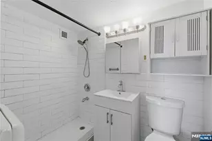 275 Prospect Street 14B, East Orange, NJ 07017 - Photo 20