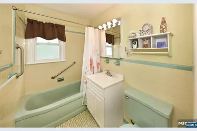 155 Hasbrouck Avenue, Emerson, NJ 07630 - Photo 14