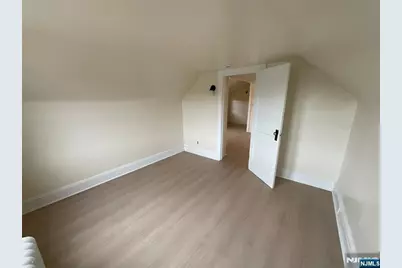 131 Delafield Avenue 3Fl #3FL, Lyndhurst Township, NJ 07071 - Photo 14