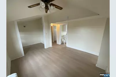 131 Delafield Avenue 3Fl #3FL, Lyndhurst Township, NJ 07071 - Photo 4