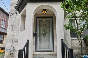 936 Red Rd, Teaneck Township, NJ 07666 - Photo 4