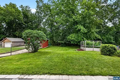 117 Overpeck Avenue, Ridgefield Park, NJ 07660 - Photo 32