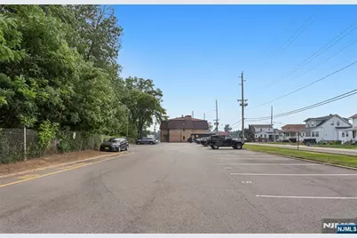 25 Market Street 4 #4, Saddle Brook Township, NJ 07663 - Photo 18