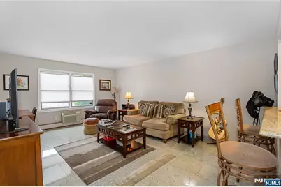 25 Market Street 4 #4, Saddle Brook Township, NJ 07663 - Photo 4