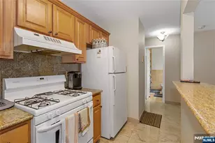 25 Market Street 4, Saddle Brook Township, NJ 07663 - Photo 12