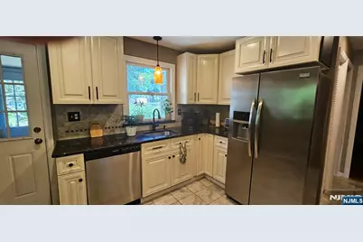 9 Harrison Road 1st Floor #1st Floor, Riverdale, NJ 07457 - Photo 1