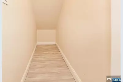 221 Lakeview Drive, Ridgewood, NJ 07450 - Photo 18