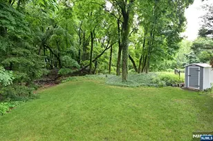 221 Lakeview Dr, Ridgewood, NJ 07450 - Photo 28